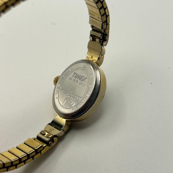 Timex Gold Tone Stainless Steel Women’s Watch Working New Battery - Picture 5 of 8